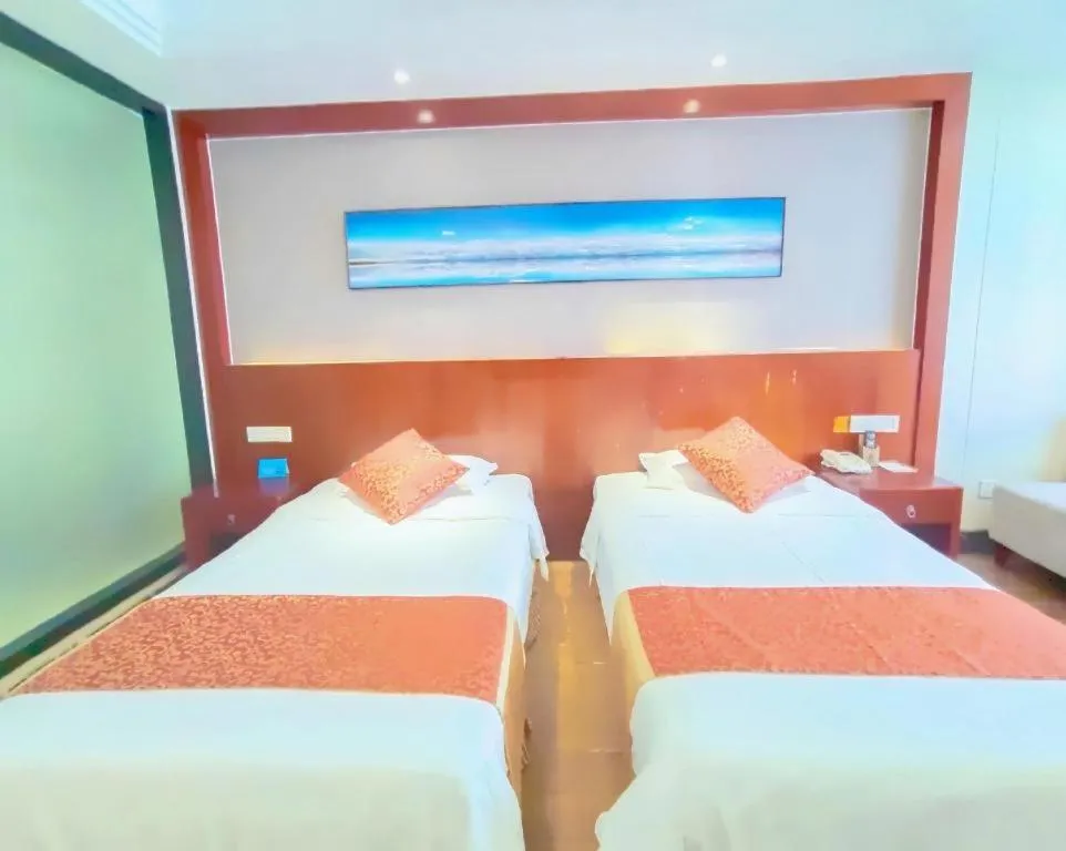 Bed in Sanya Yellow River Kyoto Hotel