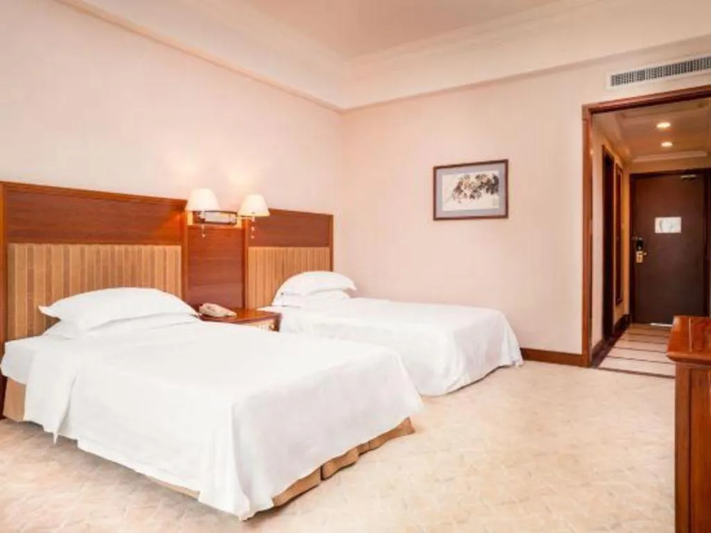 Bed in Gladden Hotel Shilong