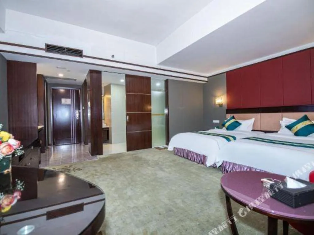 Bed in Shunde Emperor Hotel