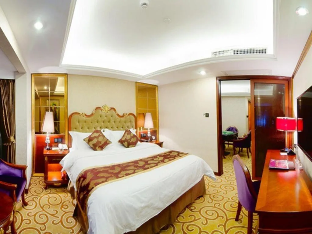 Bed in Royal Duke Cherrabah Hotel Zhongshan