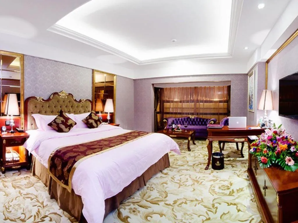 Bed in Royal Duke Cherrabah Hotel Zhongshan