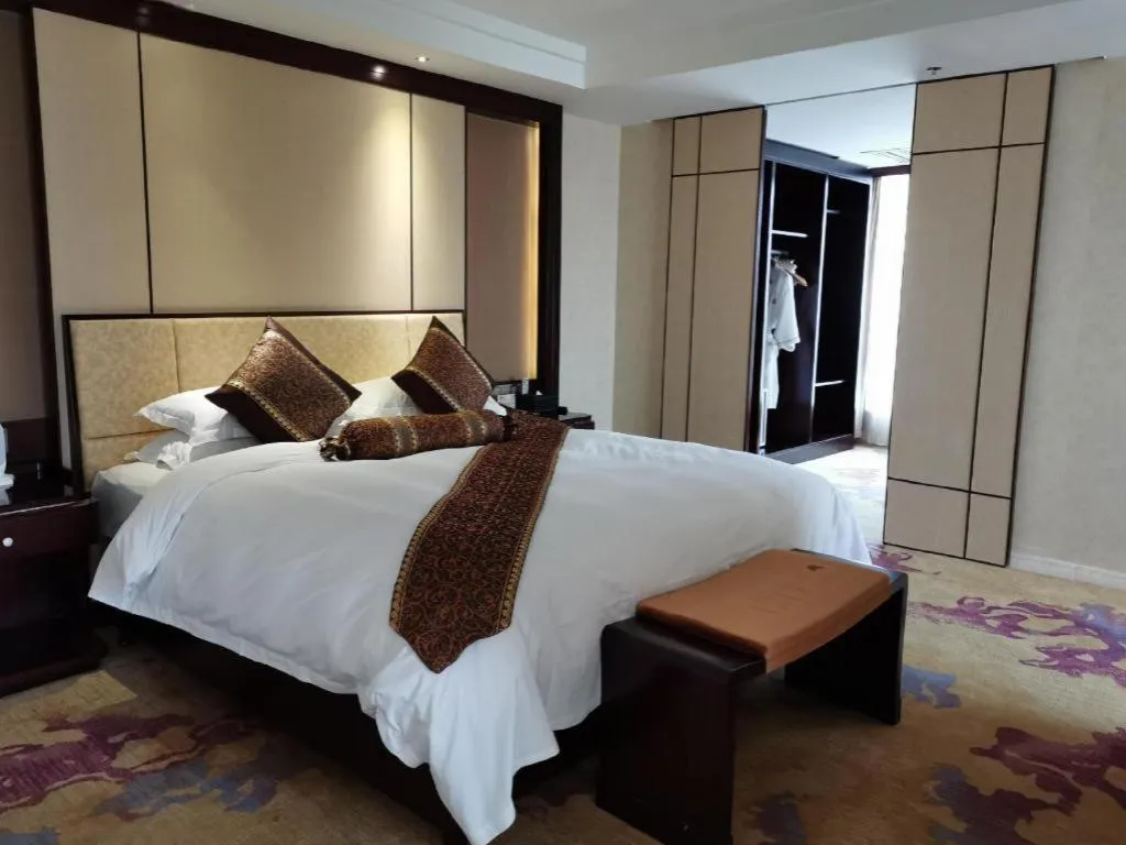 Bed in Haikou Conifer Garden Hotel
