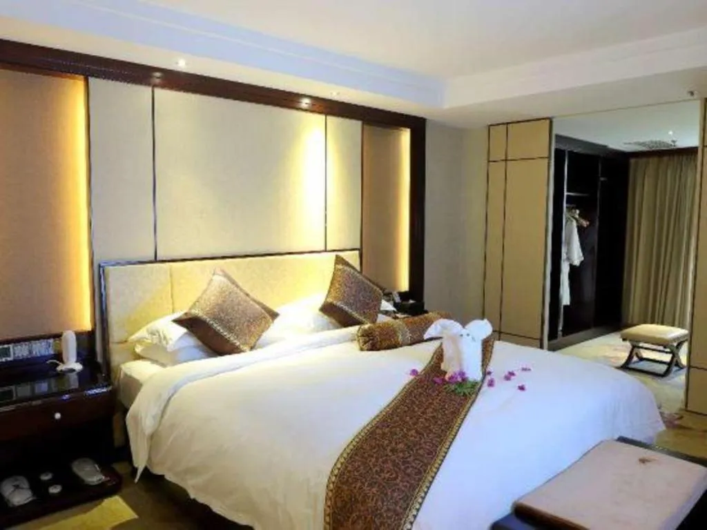 Bed in Haikou Conifer Garden Hotel