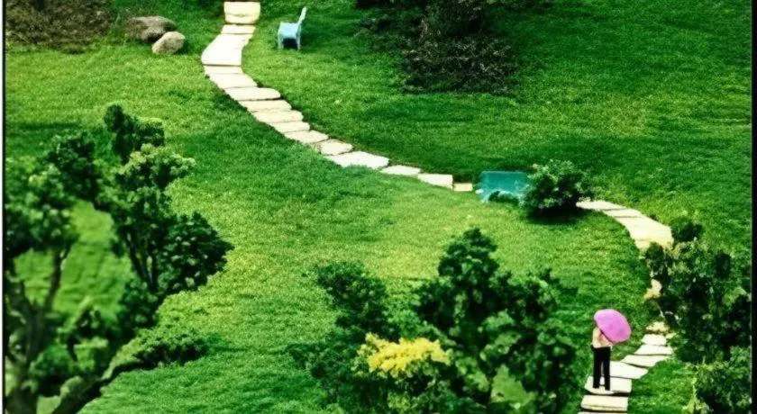 Fangzhong Holiday Hotel