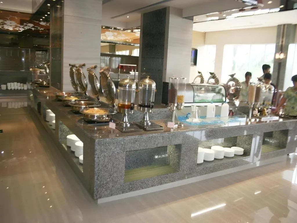 Fangzhong Holiday Hotel