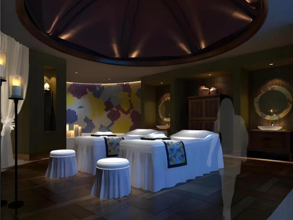 Bed in Wyndham Garden Hotel