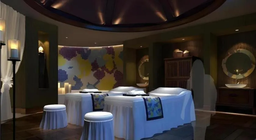 Bed in Wyndham Garden Hotel