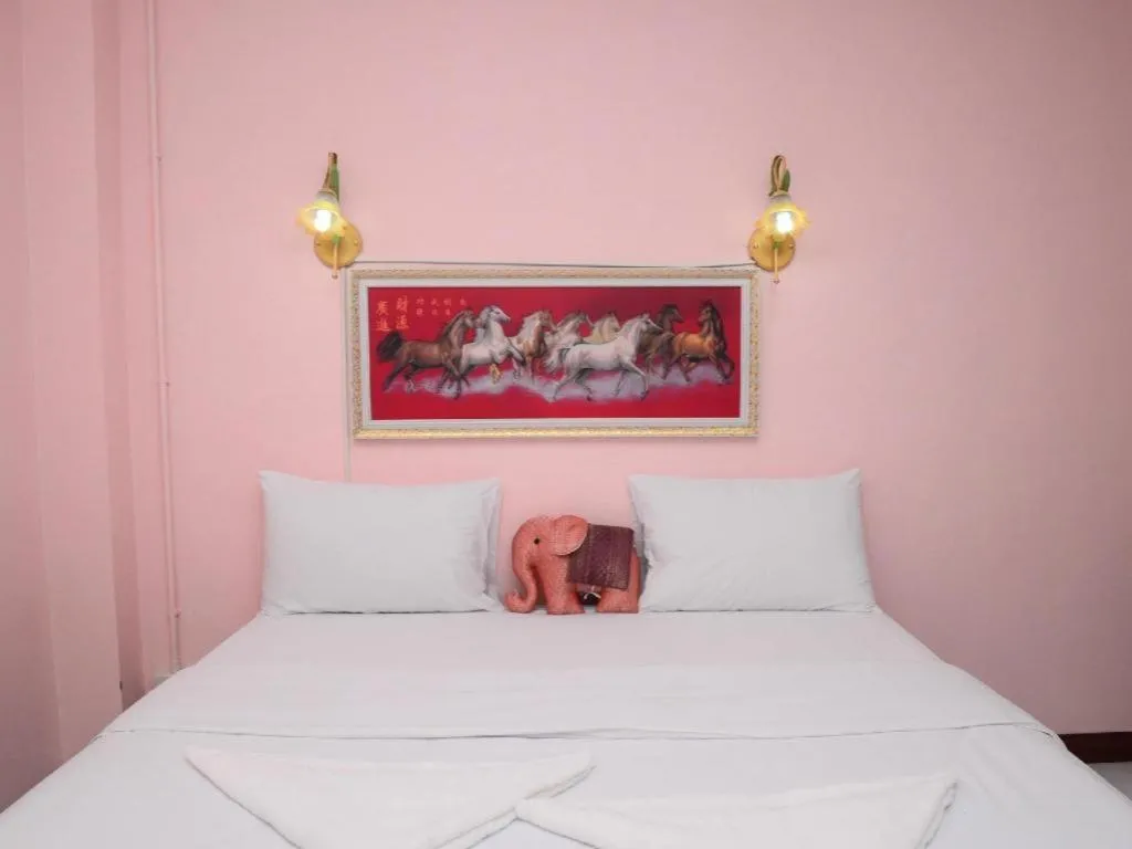 Bed in Baan Taklom Chomtalay
