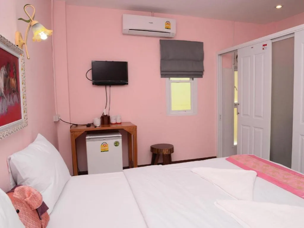 Bed in Baan Taklom Chomtalay