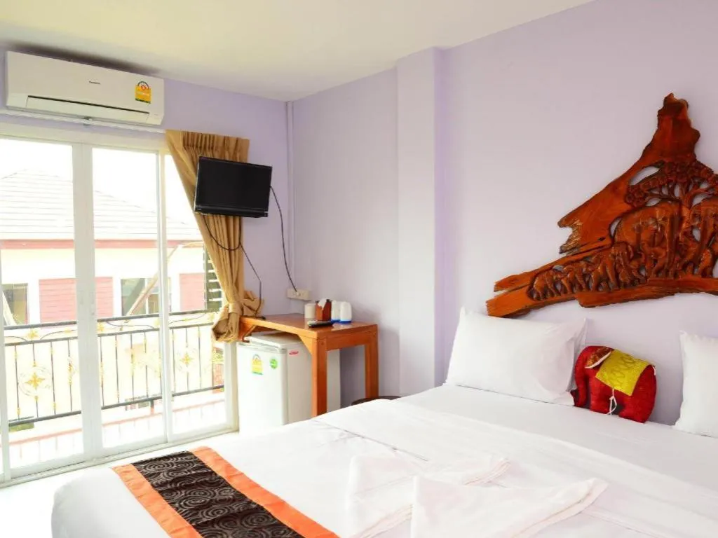 Bed in Baan Taklom Chomtalay