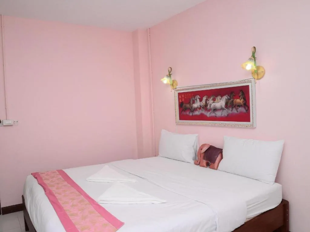 Bed in Baan Taklom Chomtalay