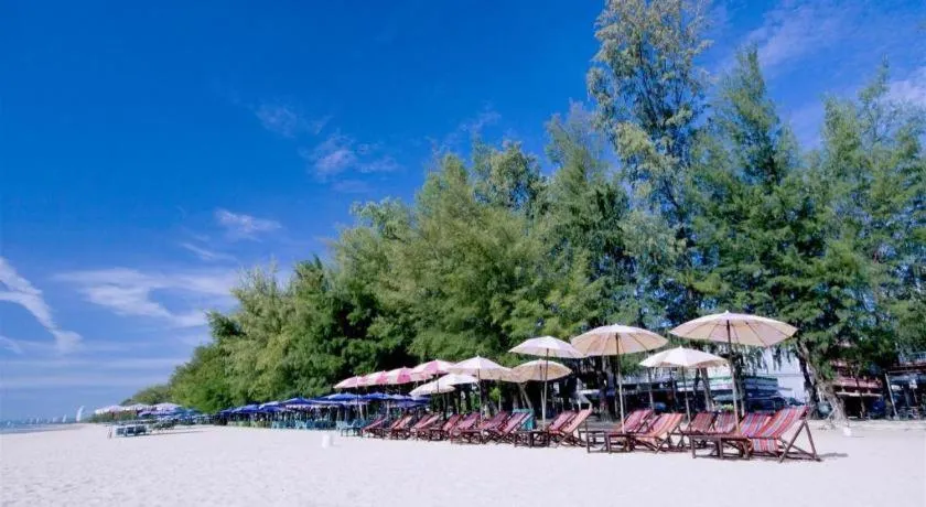 Baan Taklom Chomtalay
