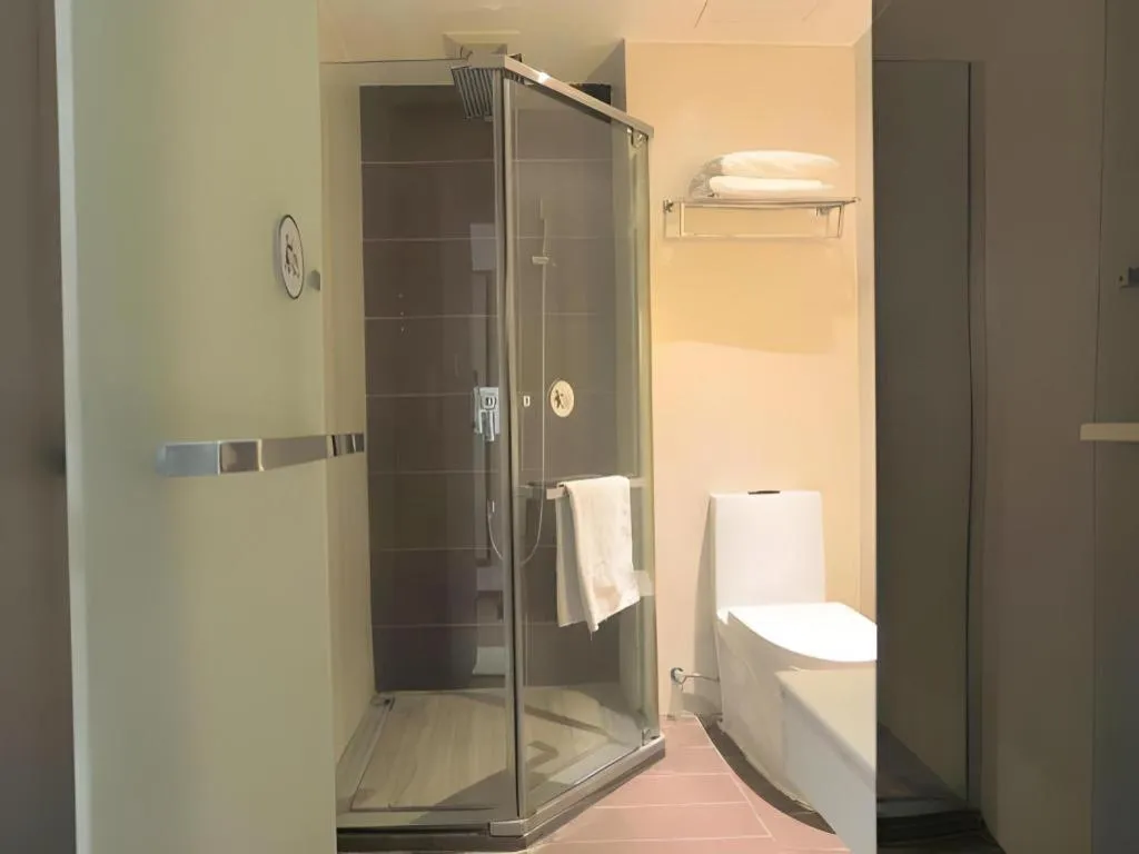 IU Hotel Guiyang North Station Shibei Road