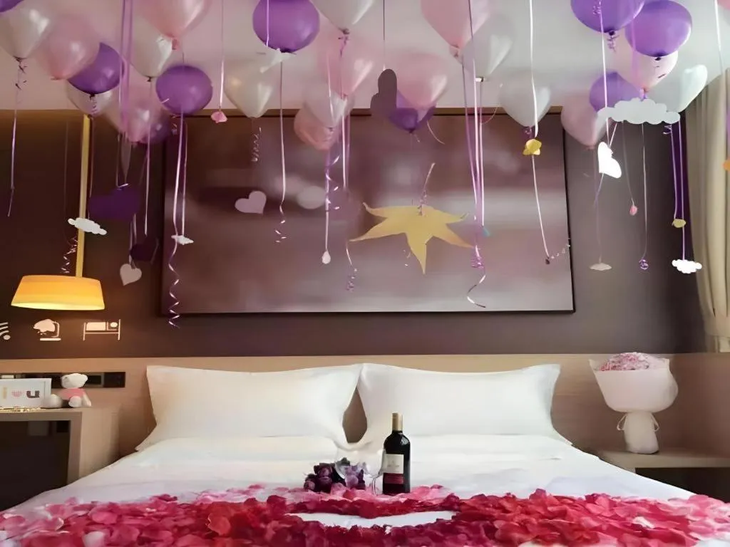 Bed in IU Hotel Guiyang North Station Shibei Road