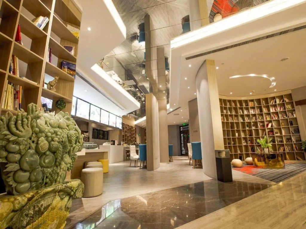 Qingdao Tired Bird Hotel