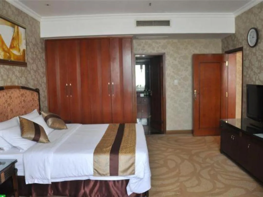 Bed in Chongqing Sunshine Continental Grand Hotel