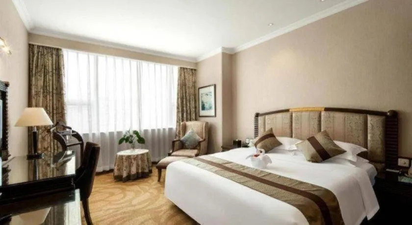 Bed in Chongqing Sunshine Continental Grand Hotel