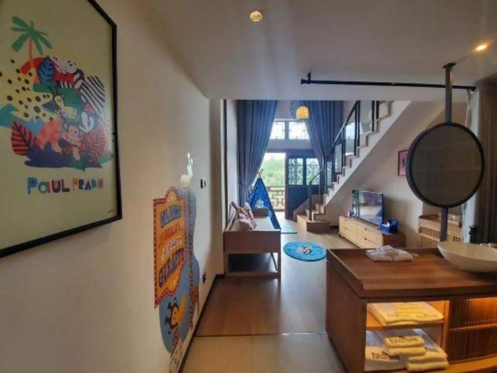 Grand House Chongqing Dazu Rock Carvings