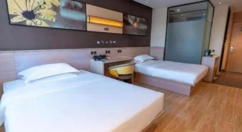 IU Hotel Zhengzhou Wenhua Road Sanquan Road Branch
