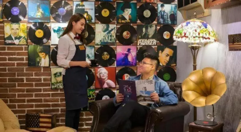 James Joyce Coffetel·Kaifeng Drum Tower