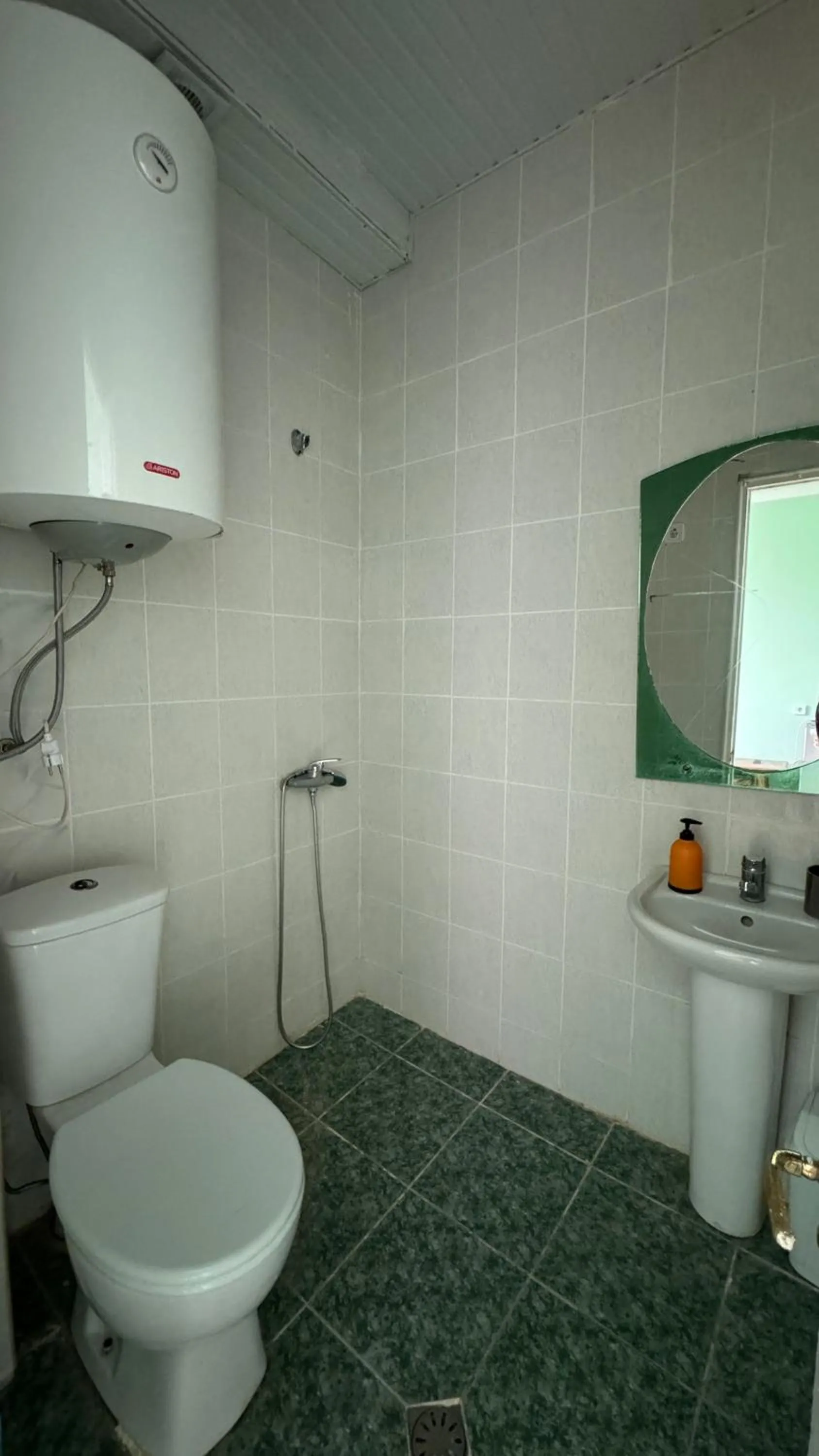 Shower in Hotel Mirage Ureki