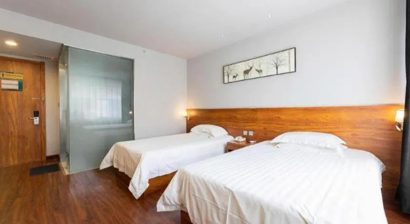 Bed in Jinjiang Inn Style Tianjin Wuqing Traditional Chinese Medical Hospital