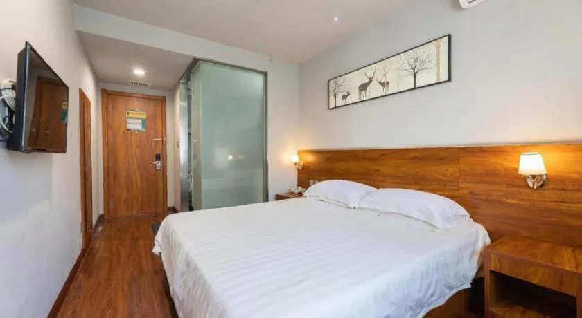 Bed in Jinjiang Inn Style Tianjin Wuqing Traditional Chinese Medical Hospital