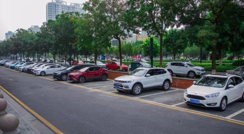 Jinjiang Inn Select Yancheng Oufeng Hua Street Julong Lake