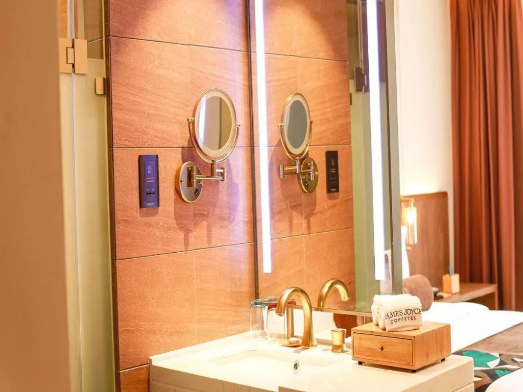 James Joyce Coffetel Harbin Railway Station Songlei Yuanda Pedestrian Street