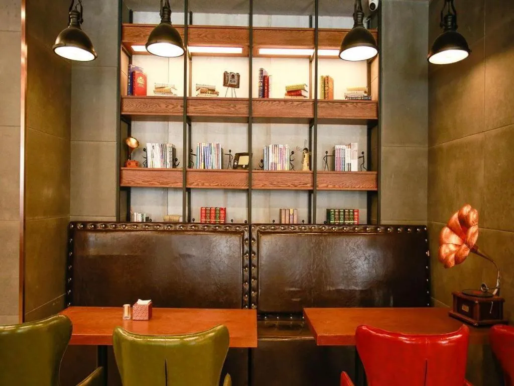 James Joyce Coffetel Harbin Railway Station Songlei Yuanda Pedestrian Street