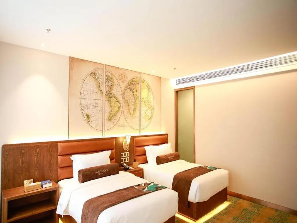 Bed in James Joyce Coffetel Harbin Railway Station Songlei Yuanda Pedestrian Street