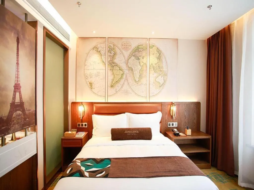 Bed in James Joyce Coffetel Harbin Railway Station Songlei Yuanda Pedestrian Street