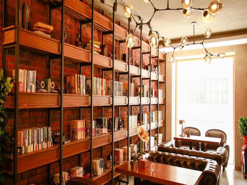 James Joyce Coffetel Harbin Railway Station Songlei Yuanda Pedestrian Street