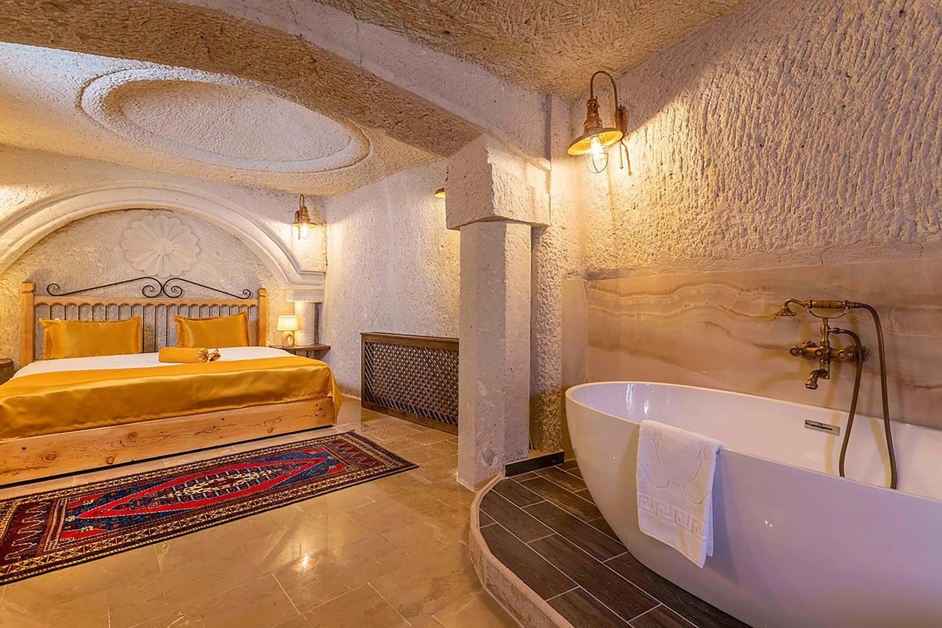 Photo of the whole room, Bed in Onur Cave Cappadocia