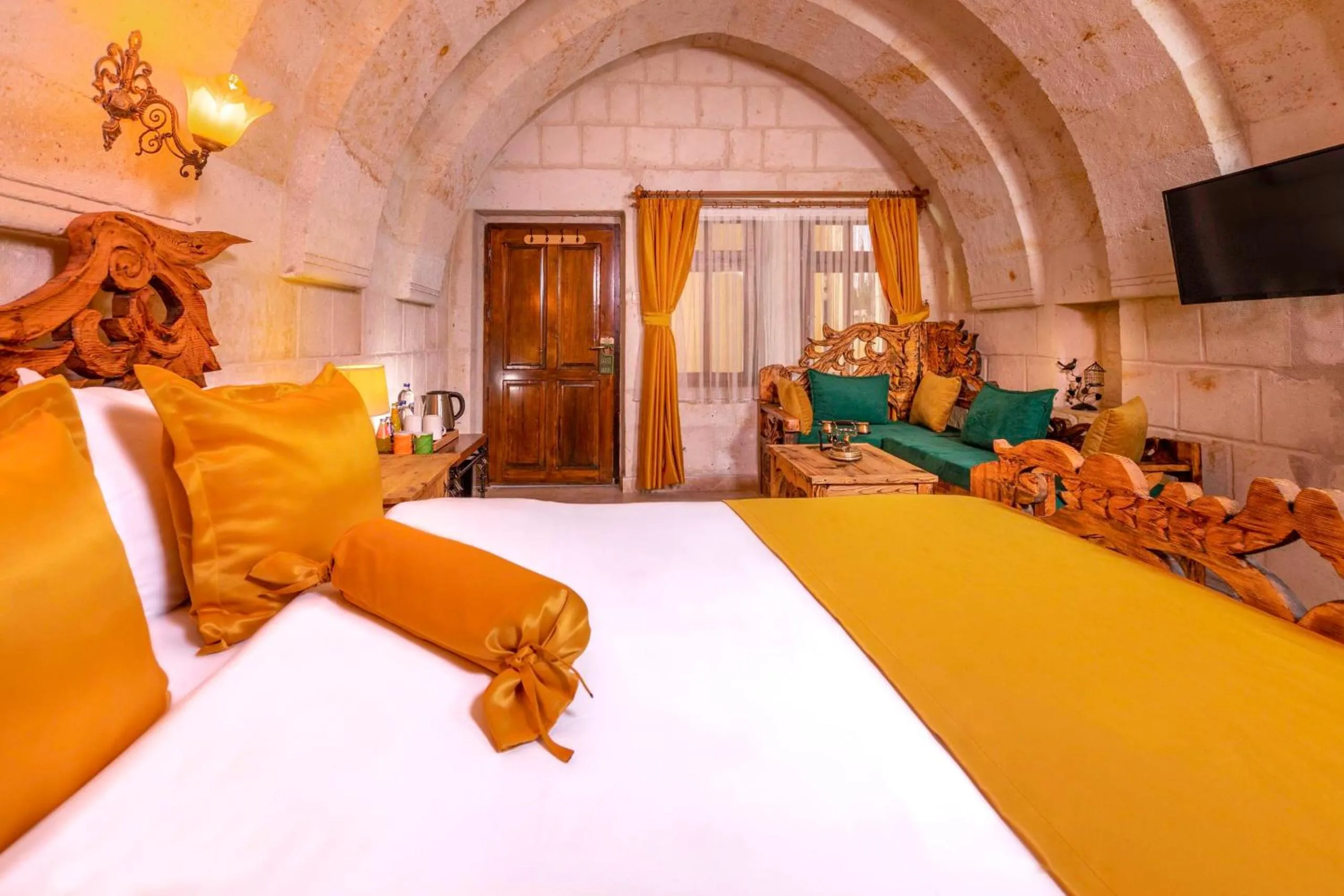 Photo of the whole room, Bed in Onur Cave Cappadocia