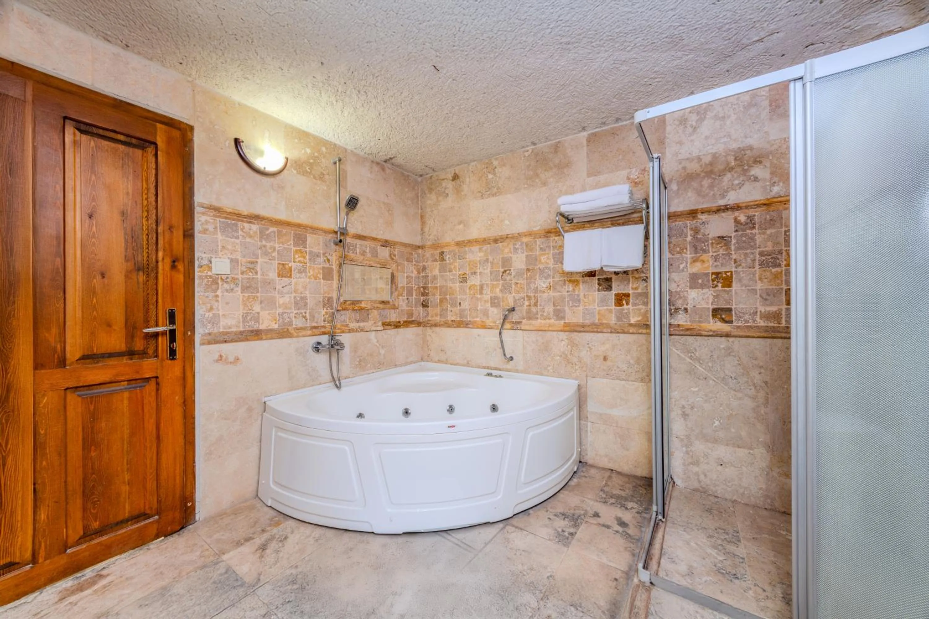 Hot Tub in Onur Cave Cappadocia