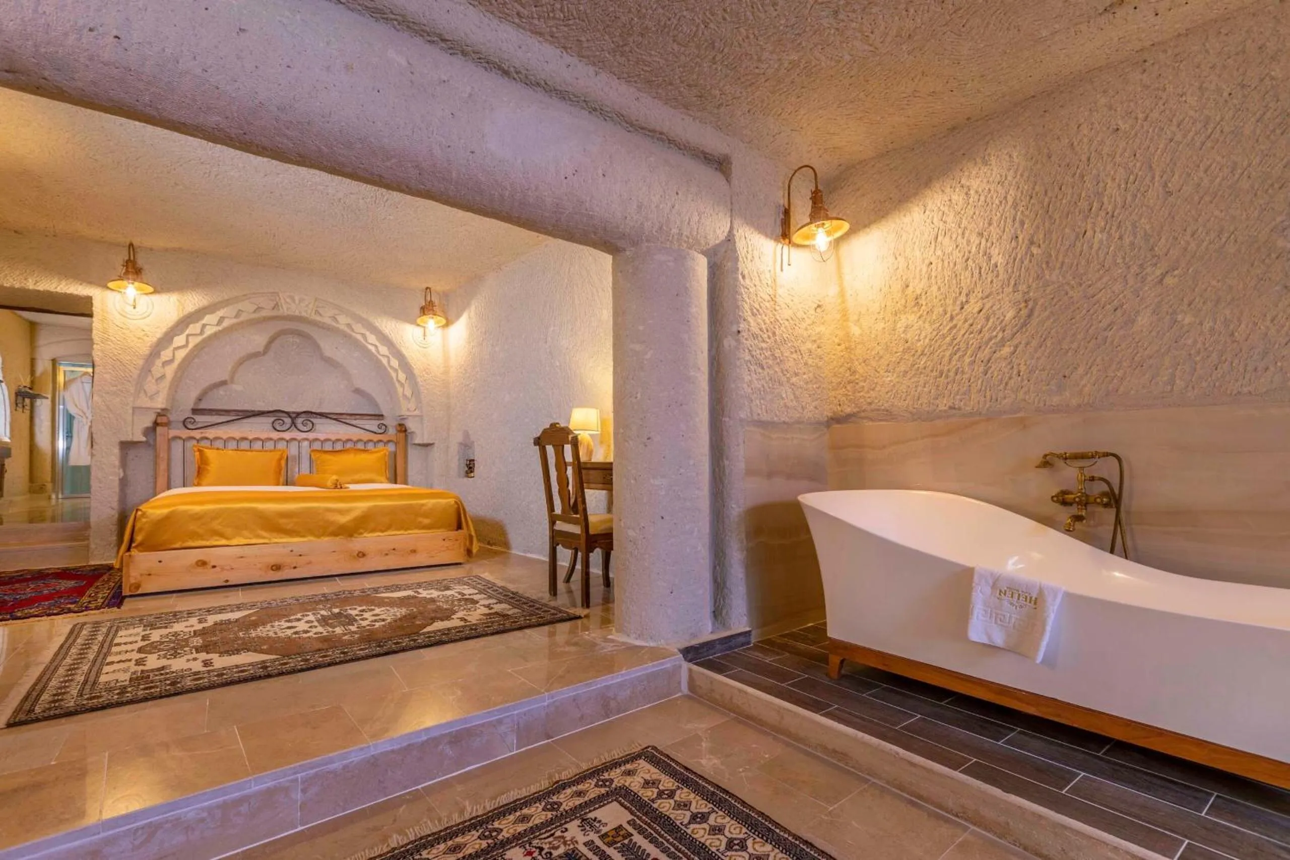 Bath, Bed in Onur Cave Cappadocia