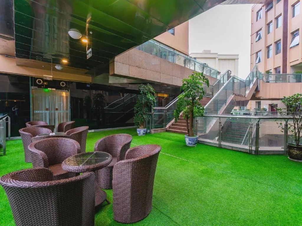 James Joyce Coffetel Chengdou Wuqing Wanda Plaza