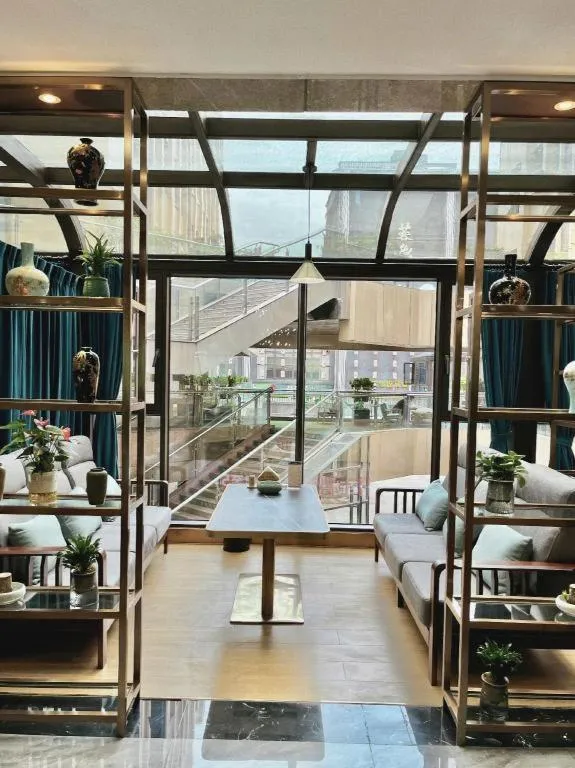 James Joyce Coffetel Chengdou Wuqing Wanda Plaza