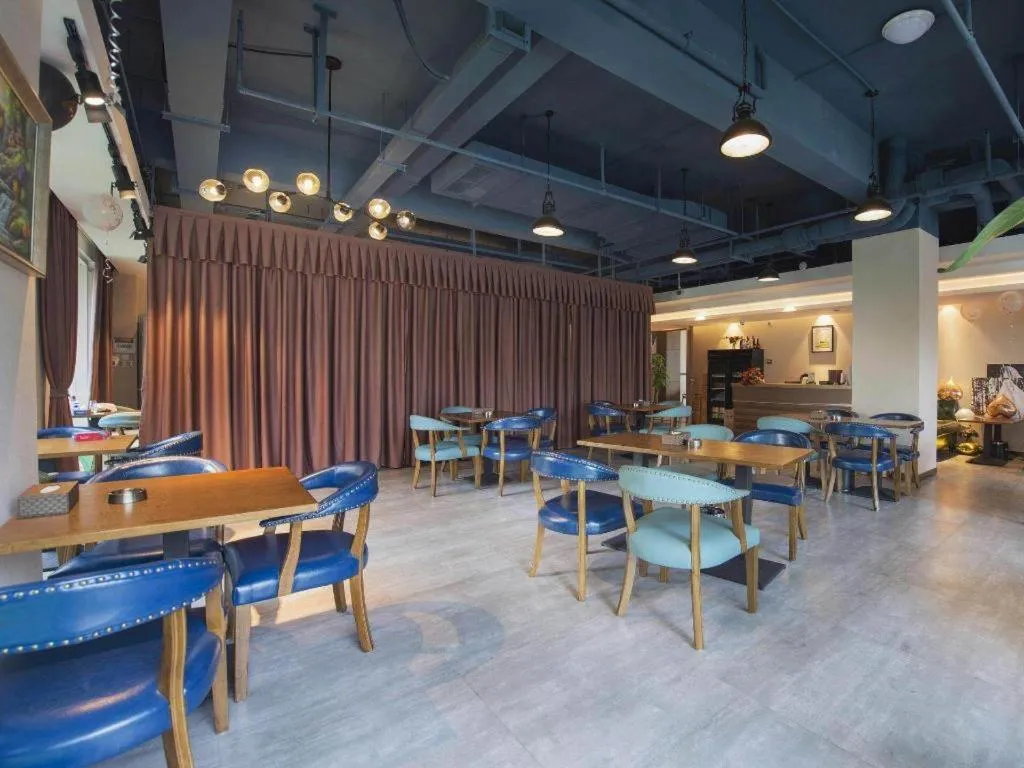 James Joyce Coffetel Chengdou Wuqing Wanda Plaza