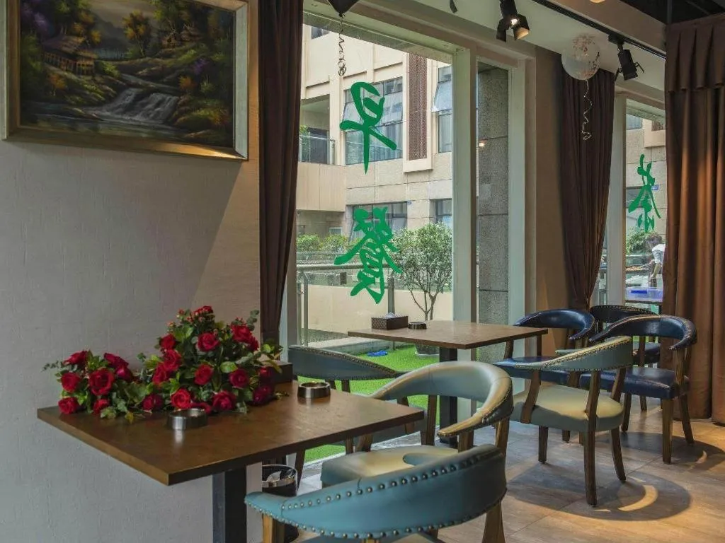 James Joyce Coffetel Chengdou Wuqing Wanda Plaza