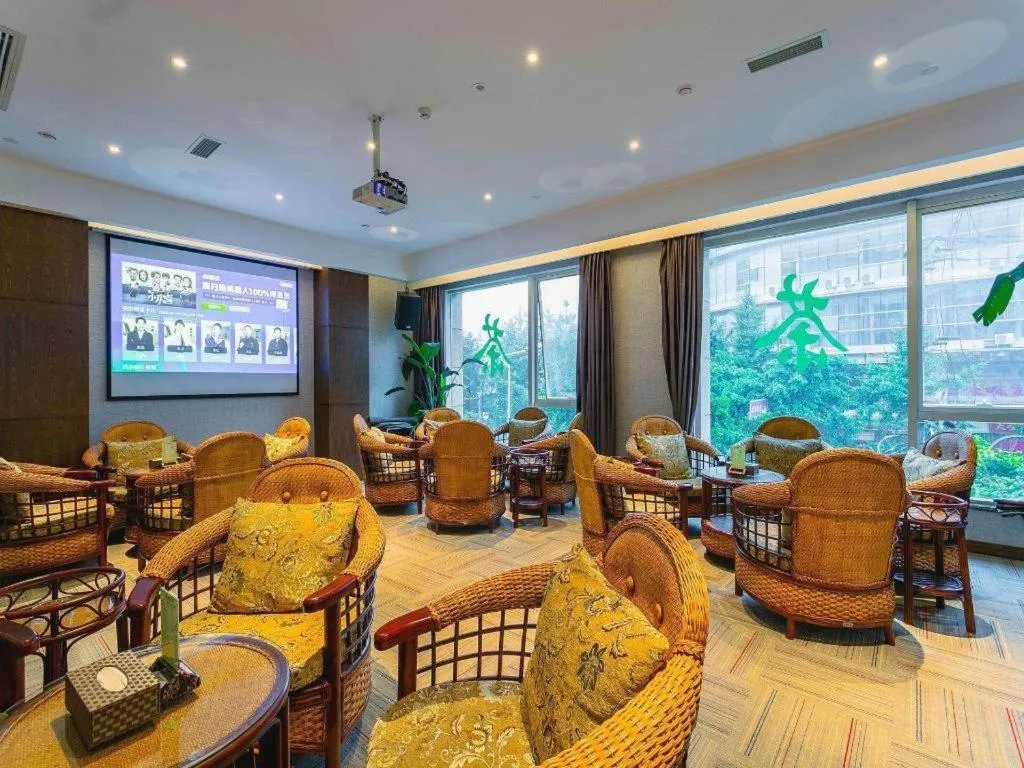 James Joyce Coffetel Chengdou Wuqing Wanda Plaza