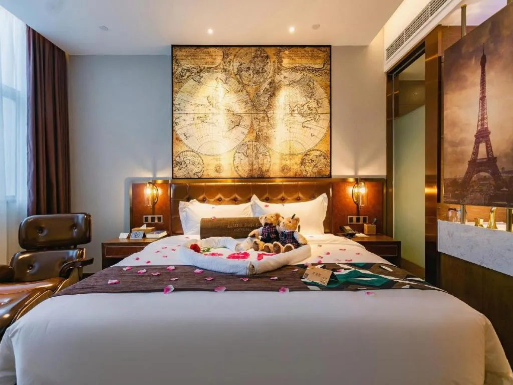 Bed in James Joyce Coffetel Chengdou Wuqing Wanda Plaza