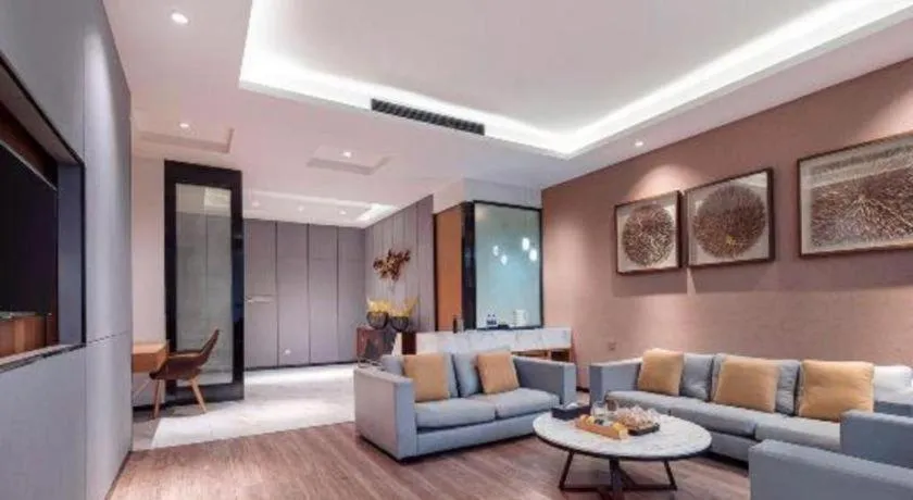 Borrman Hotel Hechi Bama Central Cultural Plaza