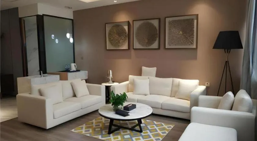 Borrman Hotel Hechi Bama Central Cultural Plaza