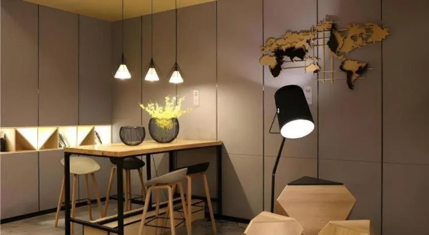 Borrman Hotel Hechi Bama Central Cultural Plaza