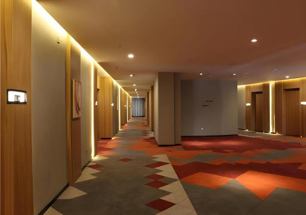 Borrman Hotel Hechi Bama Central Cultural Plaza