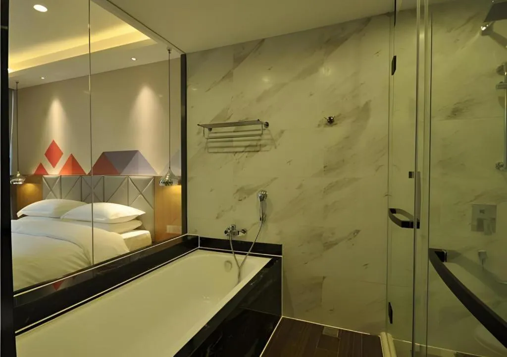 Borrman Hotel Hechi Bama Central Cultural Plaza