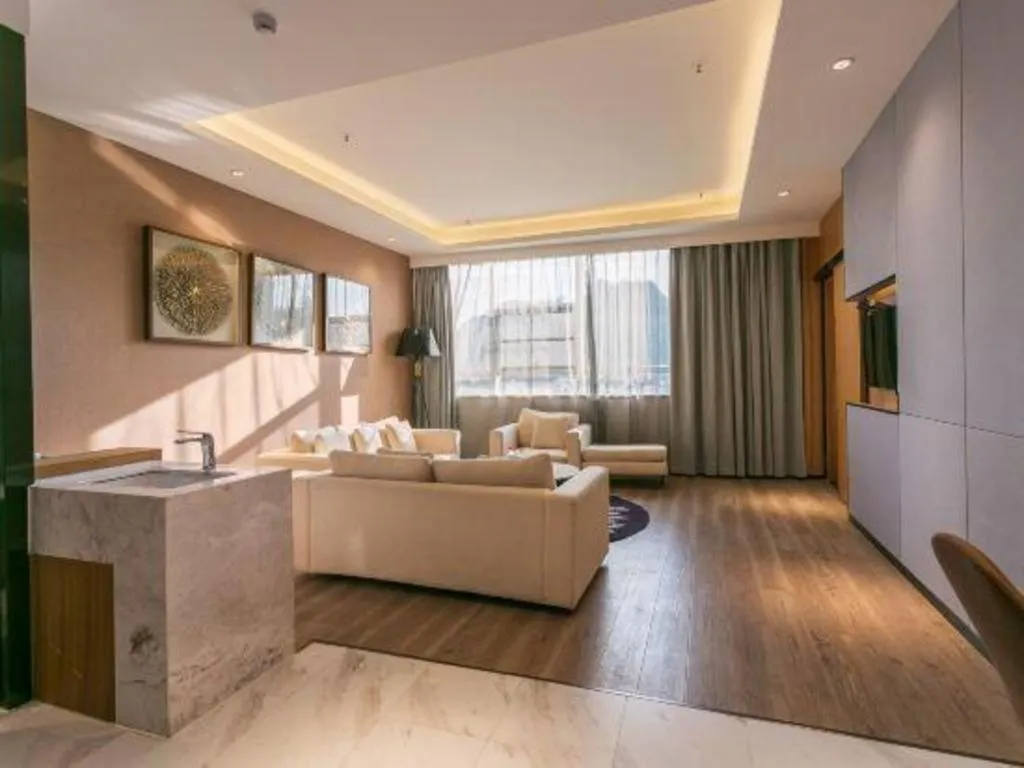 Borrman Hotel Hechi Bama Central Cultural Plaza