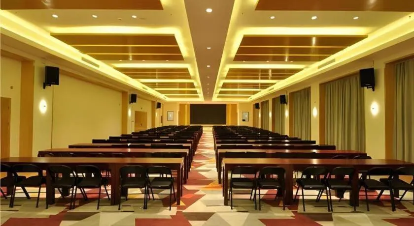 Borrman Hotel Hechi Bama Central Cultural Plaza